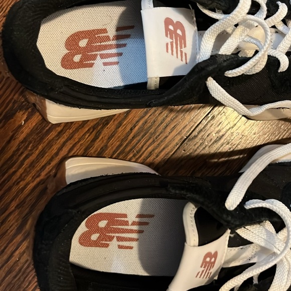New Balance 327 women’s size 7 - Picture 4 of 5